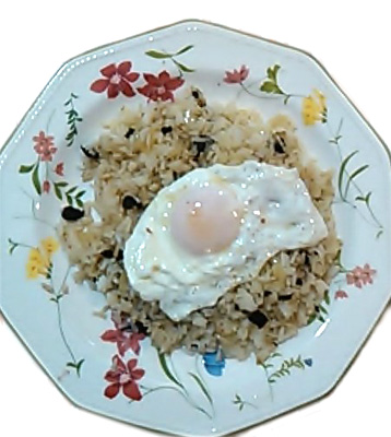 arroz blanco al ajo negro