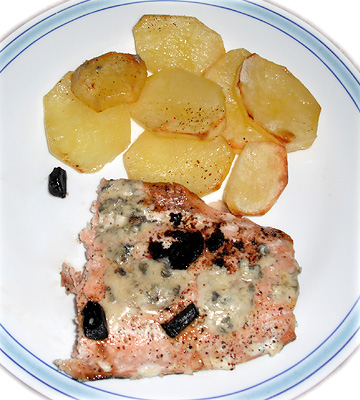 Lomo de salmón al horno con ajo negro