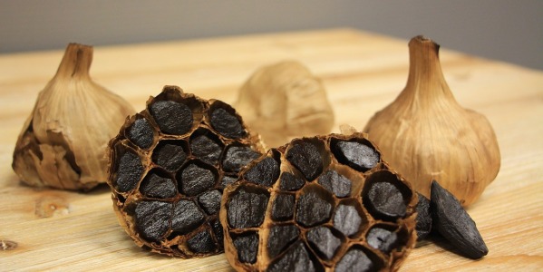 Comprar ajo negro ecológico a granel con calidad premium en Finca Arcadia