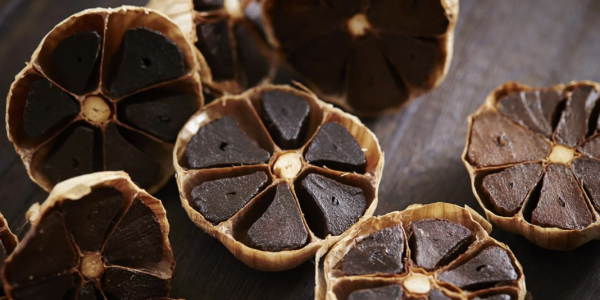 Ajo común vs. Ajo negro ecológico: dos productos, dos mundos