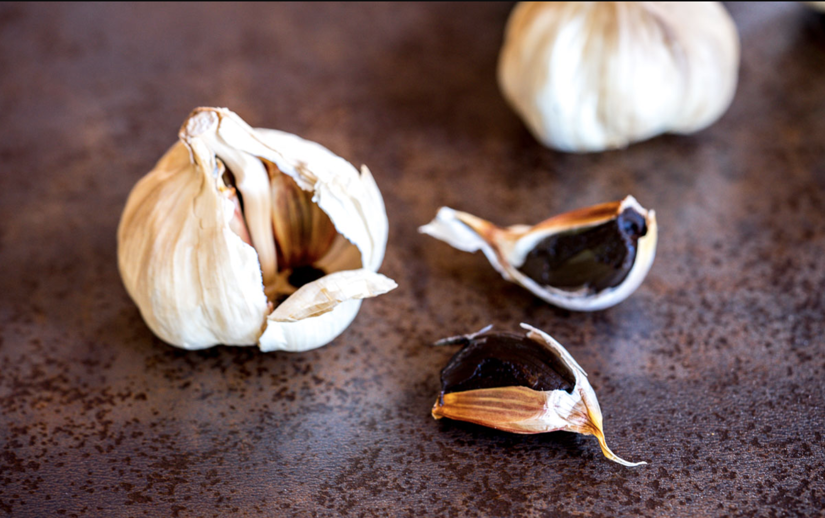 Feliz Año Nuevo con el sabor y los beneficios del ajo negro ecológico de Finca Arcadia